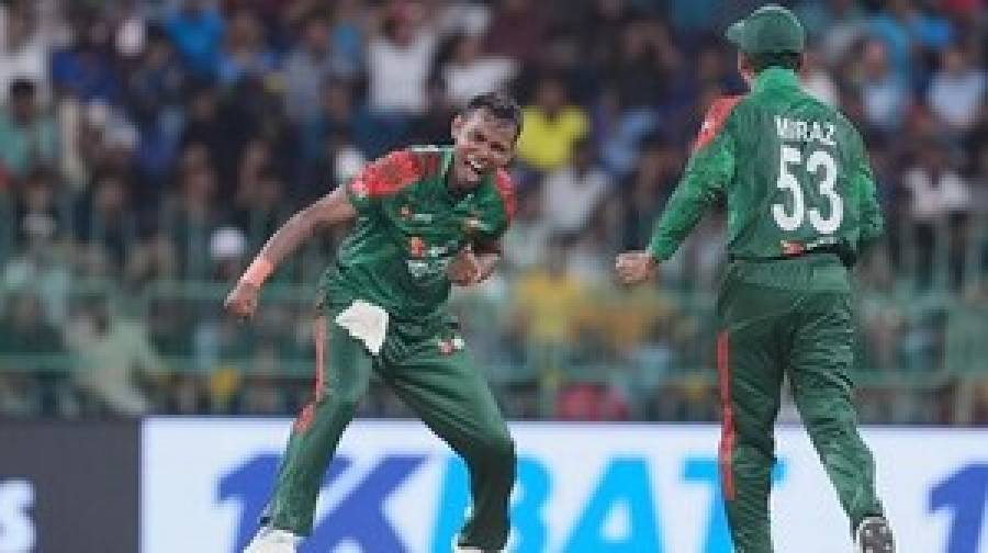 অবশেষে বৃত্ত ভাঙল বাংলাদেশ