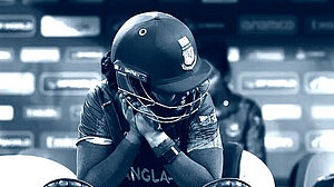 শেষ ওভারের নাটকীয়তায় বিশ্বকাপ থেকে ছিটকে গেল বাংলাদেশ