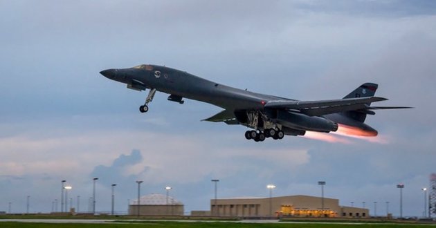 B1B lancer aircraft