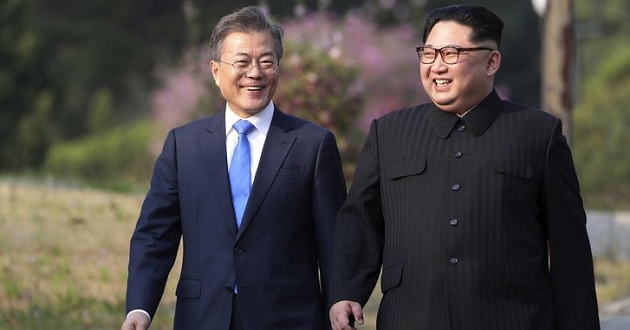 Kim Jong Un and Moon J In