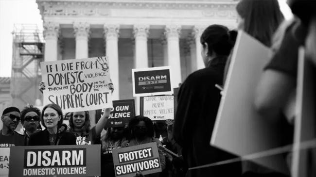 actress julianne moore speaks outside the court