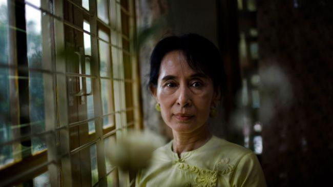 aung san suu kyi 3