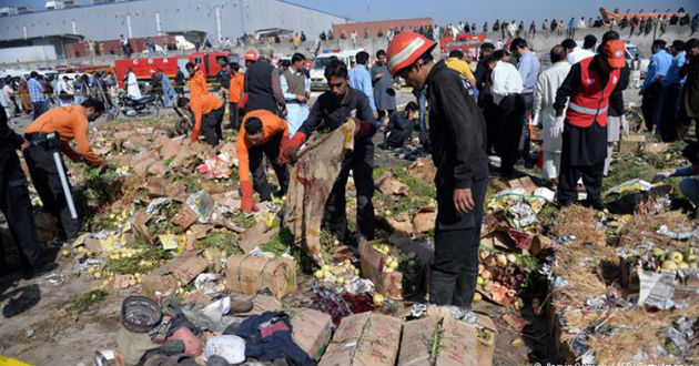 bomb attack pakistan