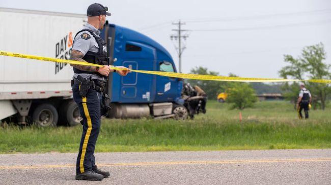 bus crash in canada