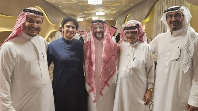 eid alsumani and his family were finally reunited