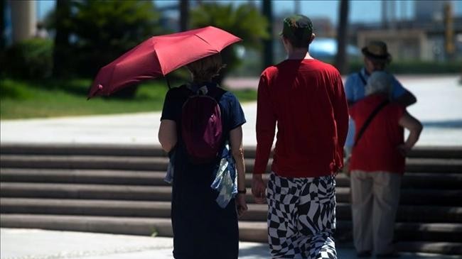 extreme heat wave hits italy