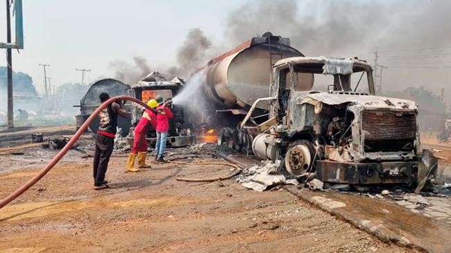 fuel tanker exploded after flipping over