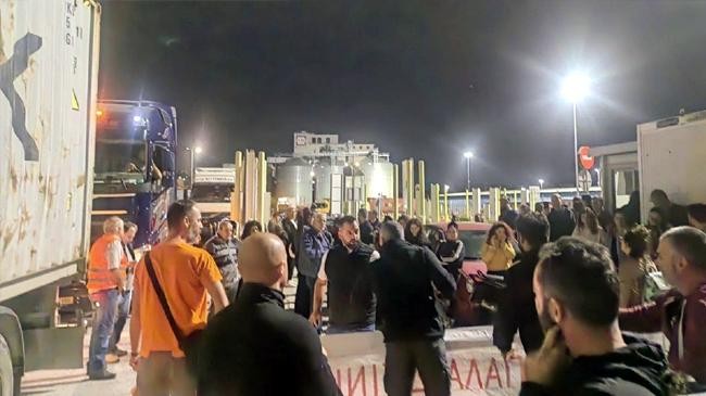 greek dockworkers block ammunition shipment to israel