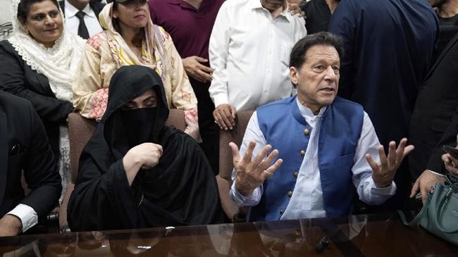 imran khan and bushra bibi 1