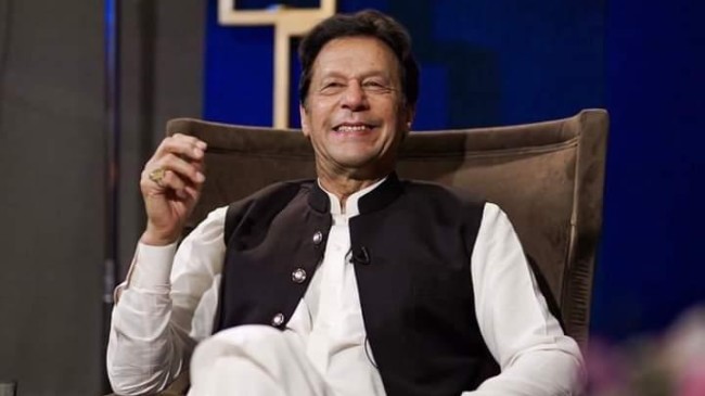 imran khan smiling