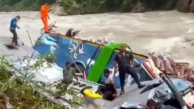 indian bus plunges into nepal river