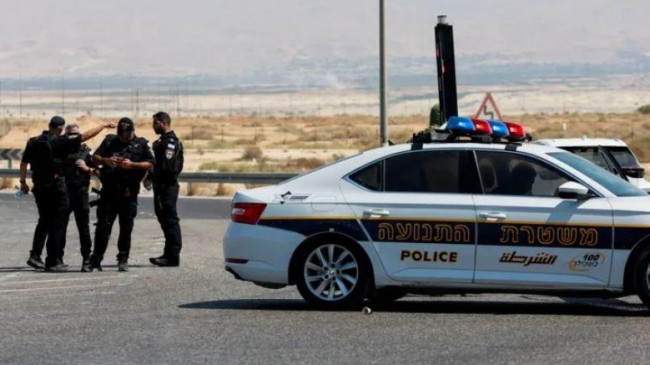 israeli police patrolling