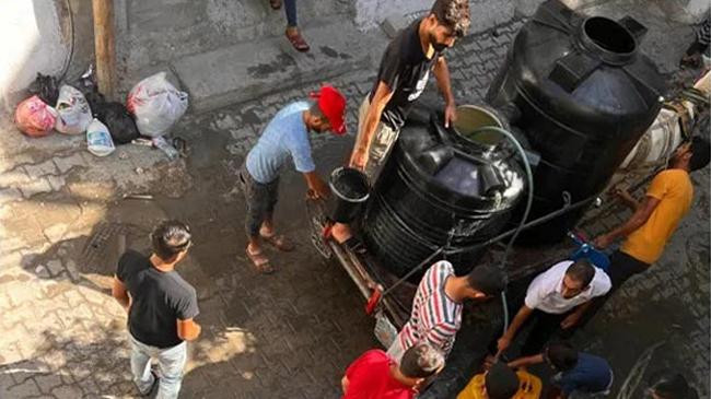 jamil distribute water