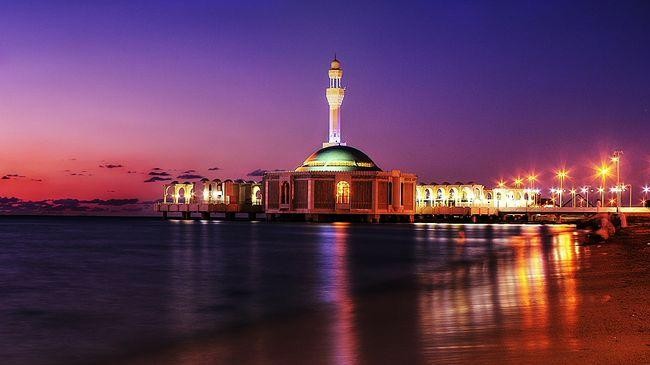 jeddah floating mosque at night