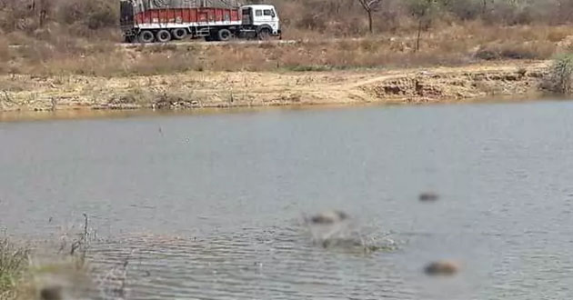 lake in india pic