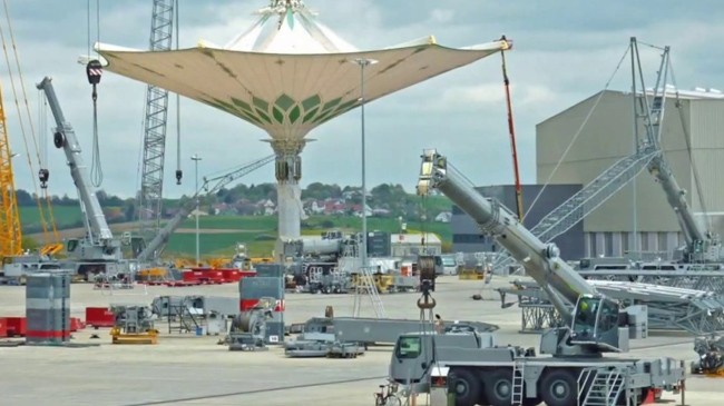 largest umbrella in the world is being made in mecca02