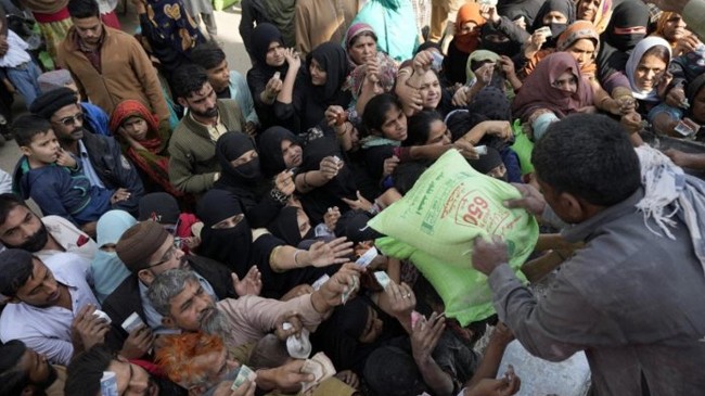 line for trucks of flour pakistan