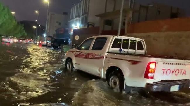 makkah rain and flood