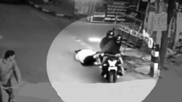 motorcycle hijacking women