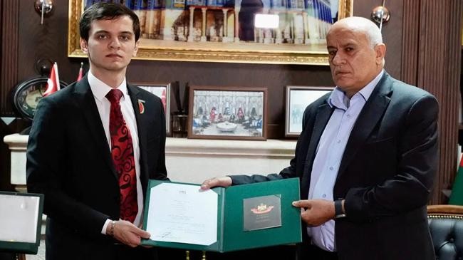 necmettin erbakan akyuz receives jerusalem medal and knight of jerusalem titles