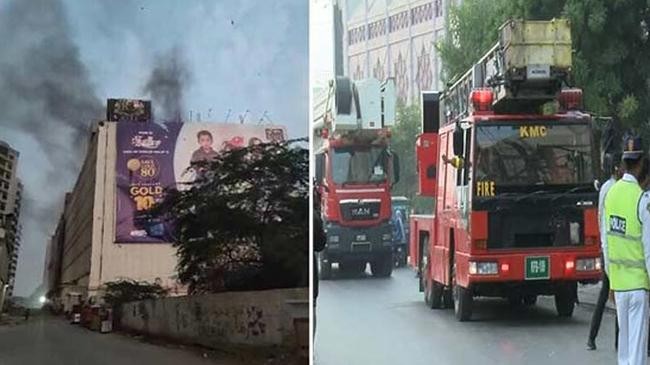 pakistan shopping mall fire