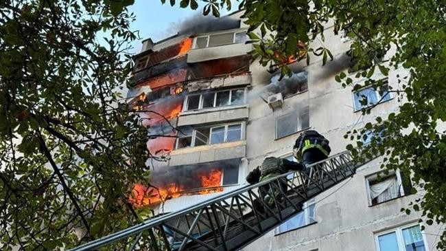 russian bomb hits high rise building