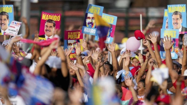 supporters of maduro