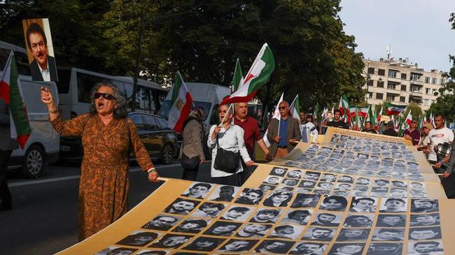 thousands march in brussels on anniversary of mahsa amini s death