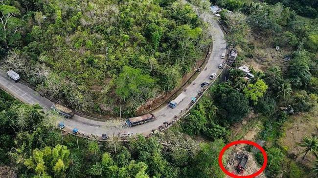 truck falls into philippines ravine