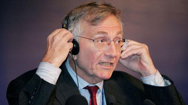 veteran journalist seymour hersh